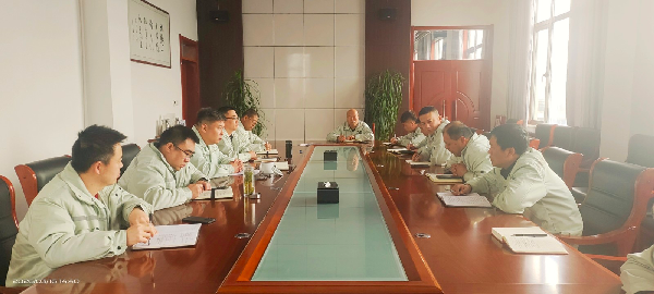 【中陕核】华浩轩公司召开树立和践行正确政绩观学习教育启动...